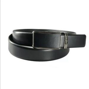 Men’s Swiss gear black leather belt, one size